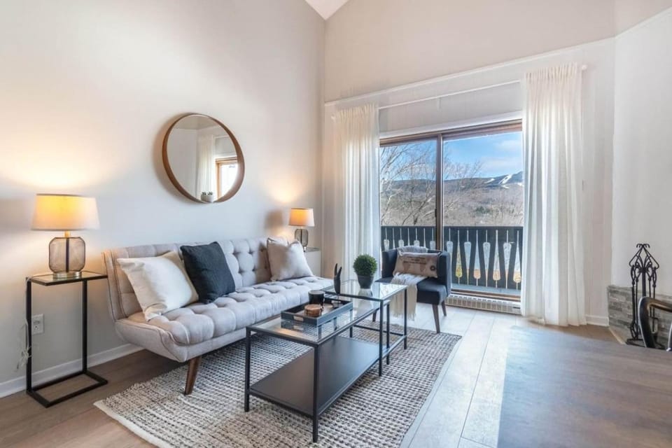 Bright & Modern Lac Tremblant Condo with Views Apartment in Mont-Tremblant