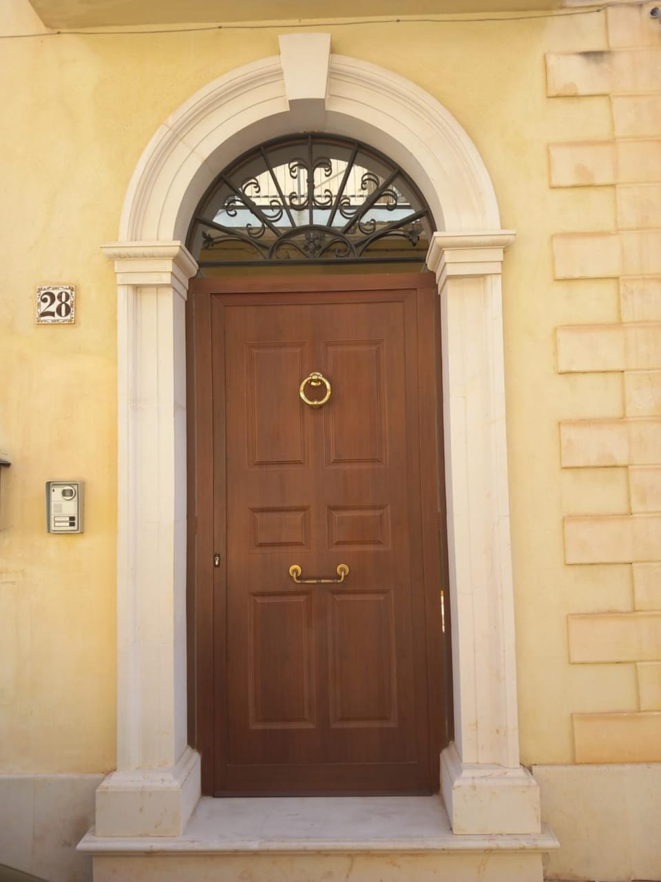 Facade/entrance