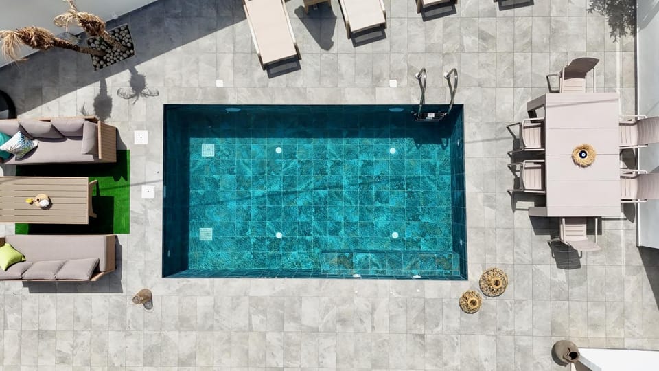 Patio, Day, Pool view, Swimming pool, sunbed