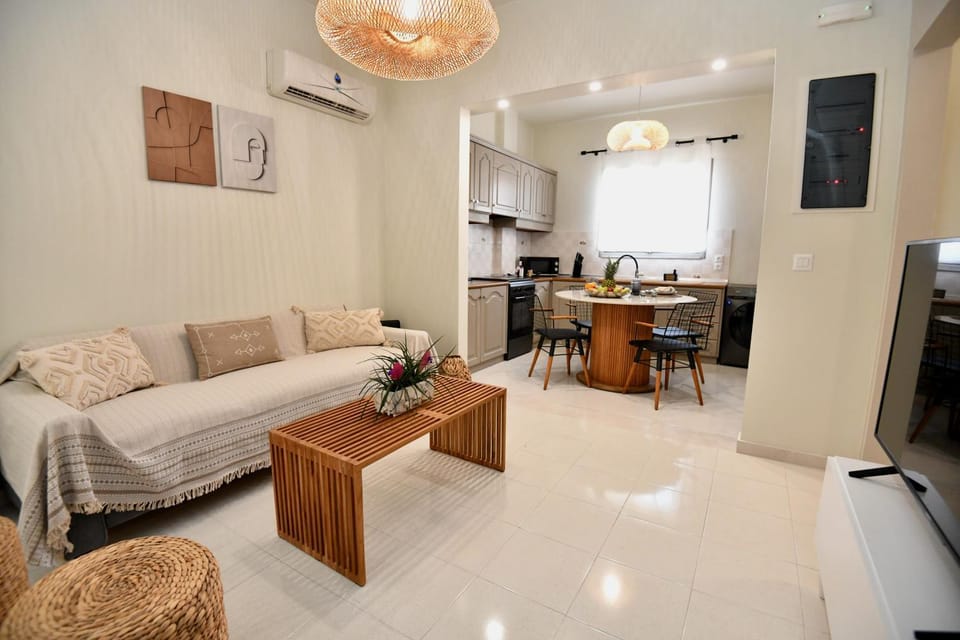 Kitchen or kitchenette, Living room, Seating area, Dining area, oven, stove, air conditioner