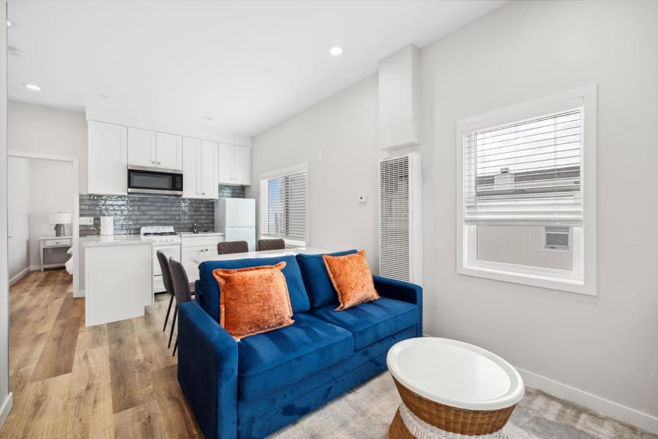 West Oceanfront Oasis 5 Apartment in Balboa Peninsula
