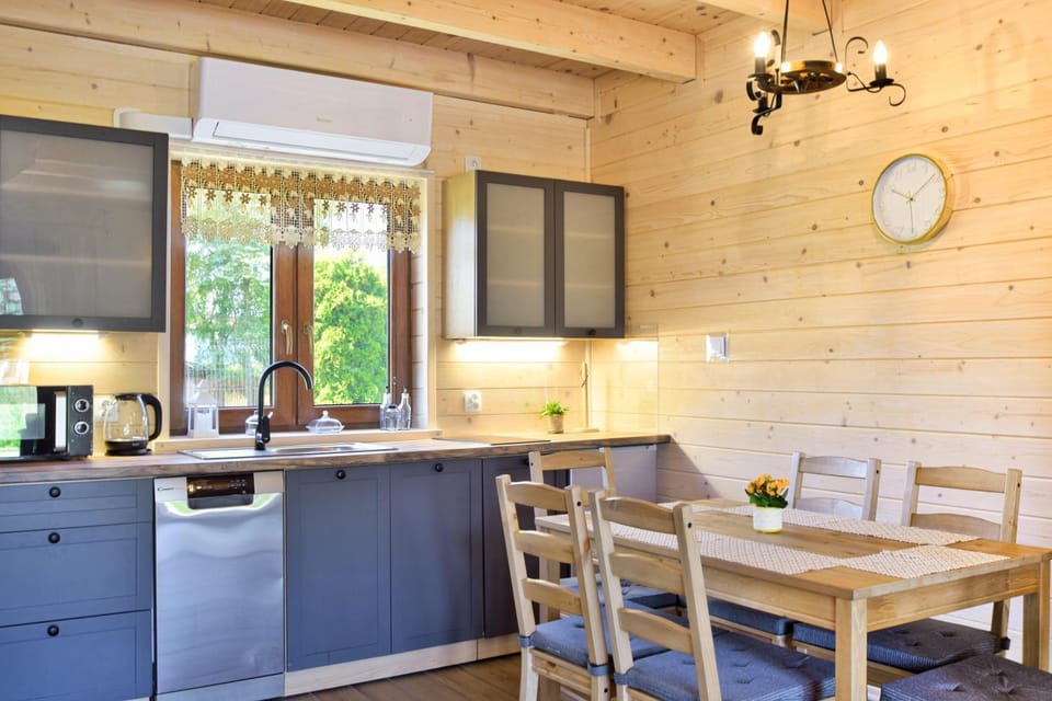 Kitchen or kitchenette, kitchen