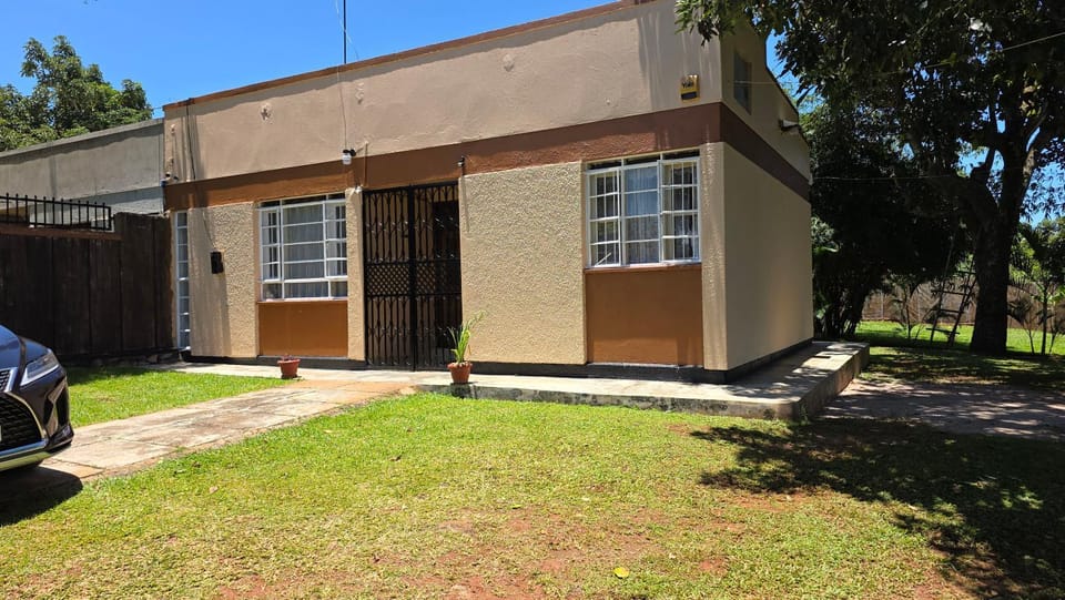 Mambo Number Five House in Uganda