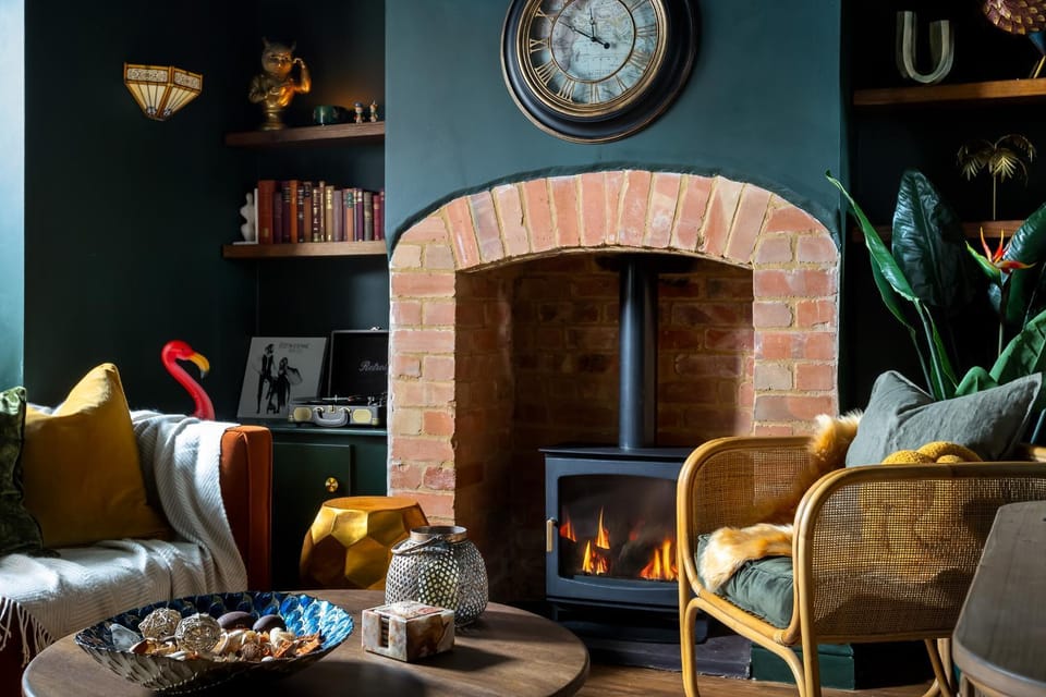 Living room, Seating area, fireplace