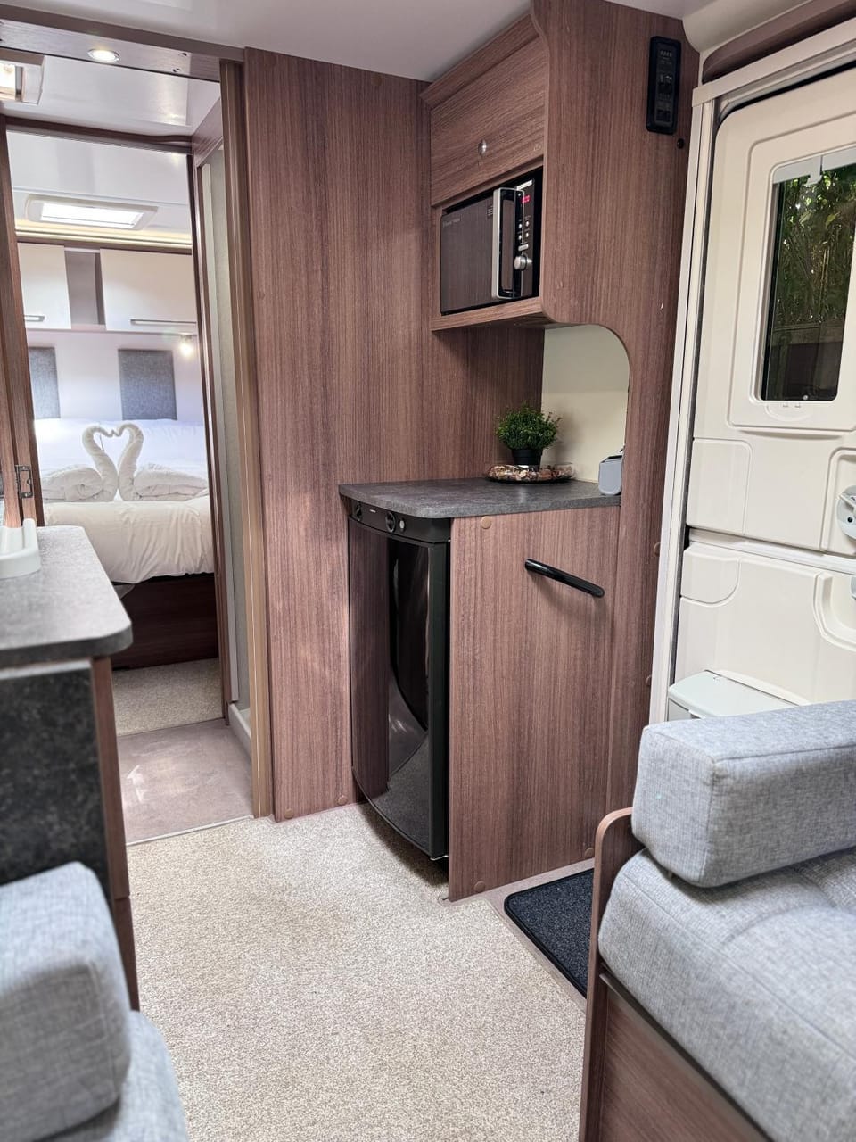 Tayys Inn Luxury Camp Bed and Breakfast in Metropolitan Borough of Solihull