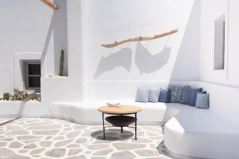 Facade/entrance, Seating area