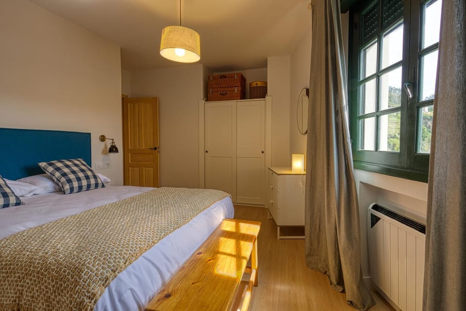 Bed, Photo of the whole room, Bedroom, wardrobe