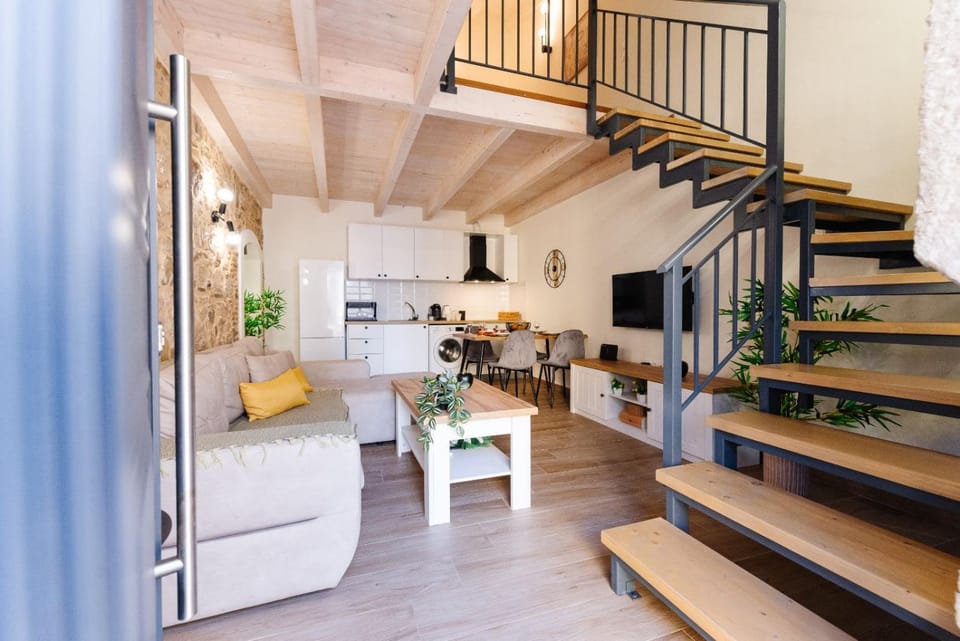 Communal lounge/ TV room, TV and multimedia, Kitchen or kitchenette, Living room, Seating area, Dining area, Evening entertainment, minibar