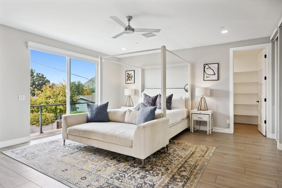 Lavish Luxuries in Old Town House in Scottsdale