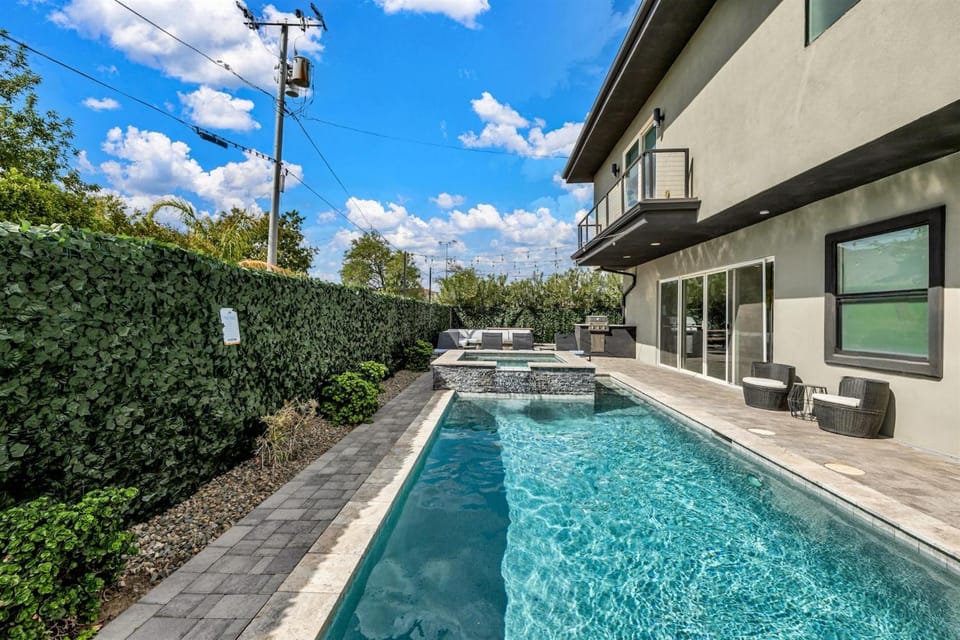 Lavish Luxuries in Old Town House in Scottsdale