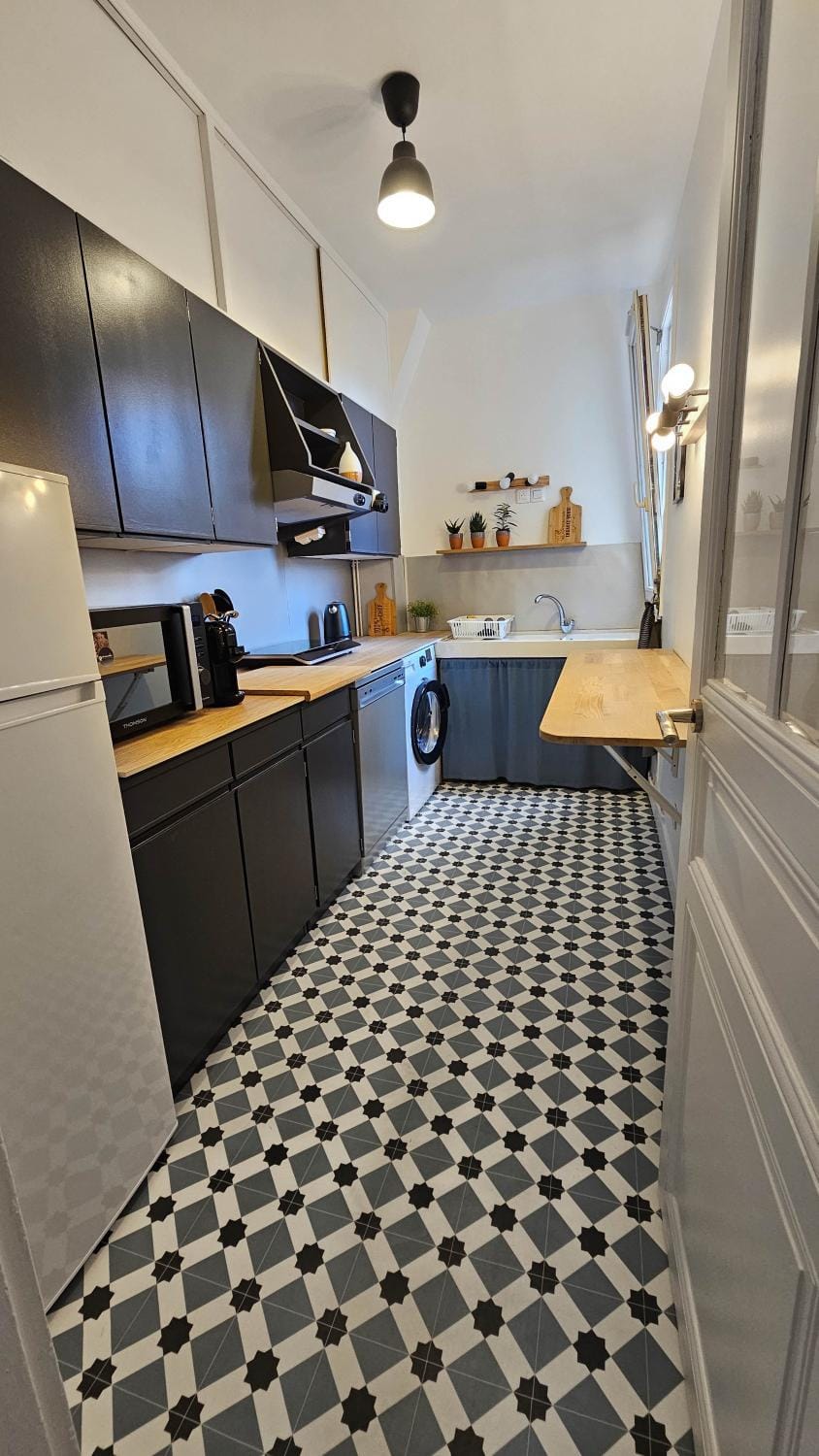 Dining area, dishwasher, microwave, oven, stove, washing machine