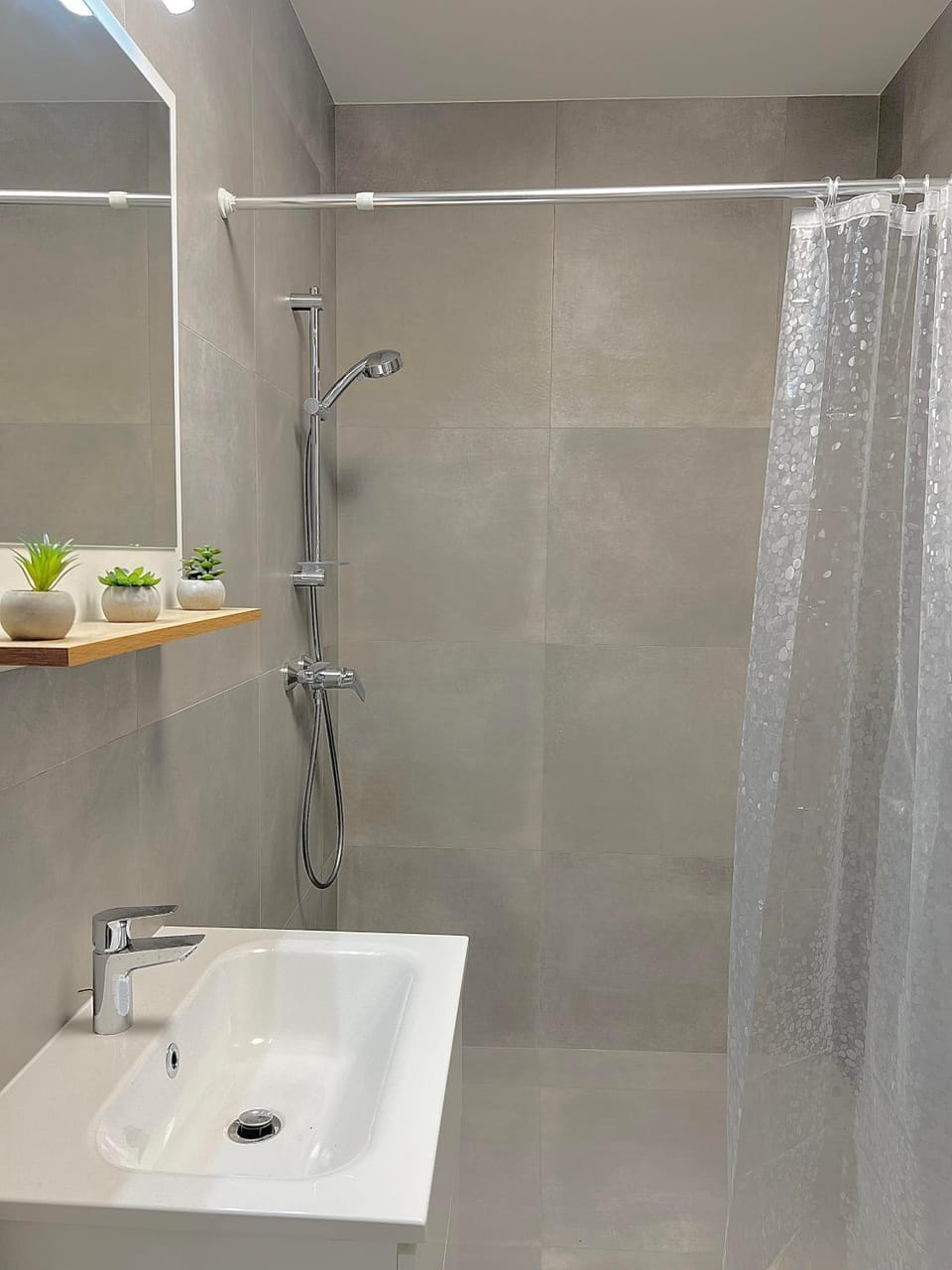 Bathroom, towels