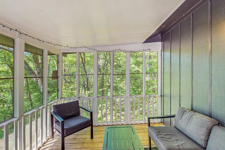 Hillside Cottage House in Helen