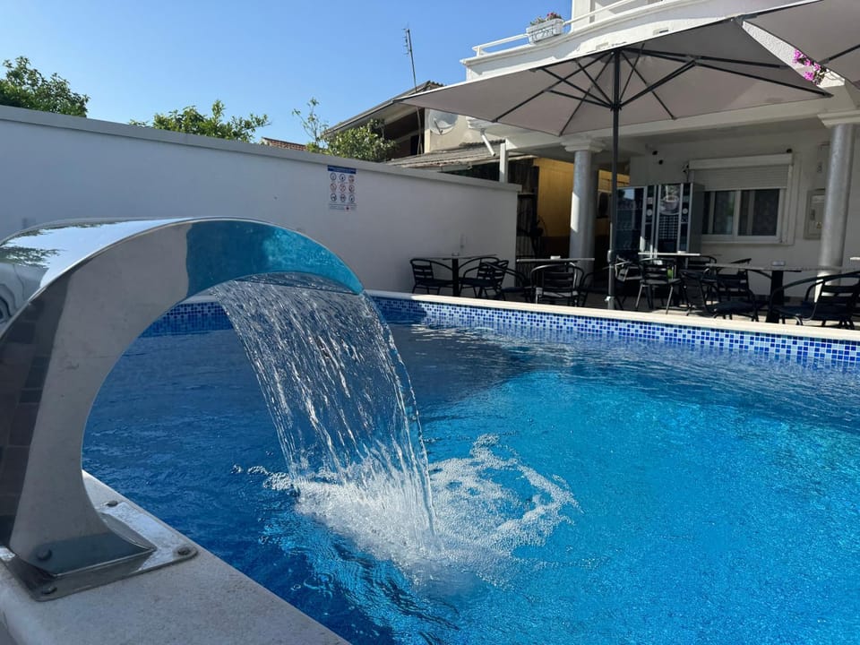Apartmani Hadžić Bed and Breakfast in Ulcinj Municipality