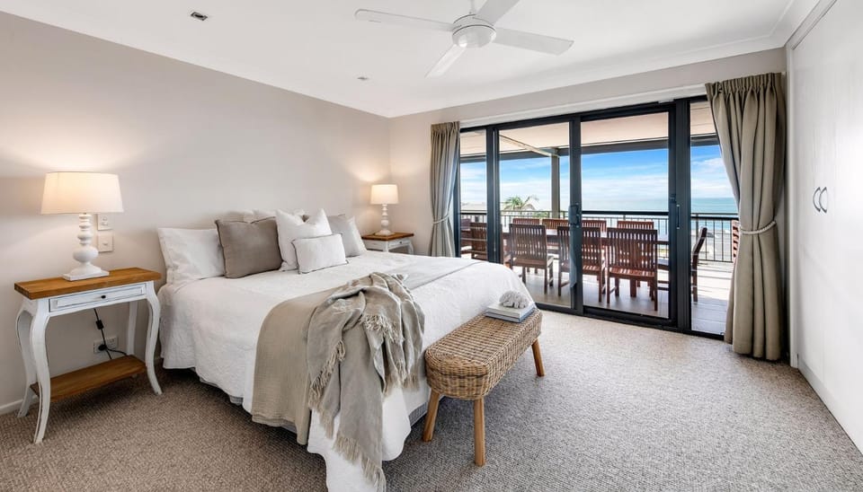 Bed, Balcony/Terrace, Bedroom