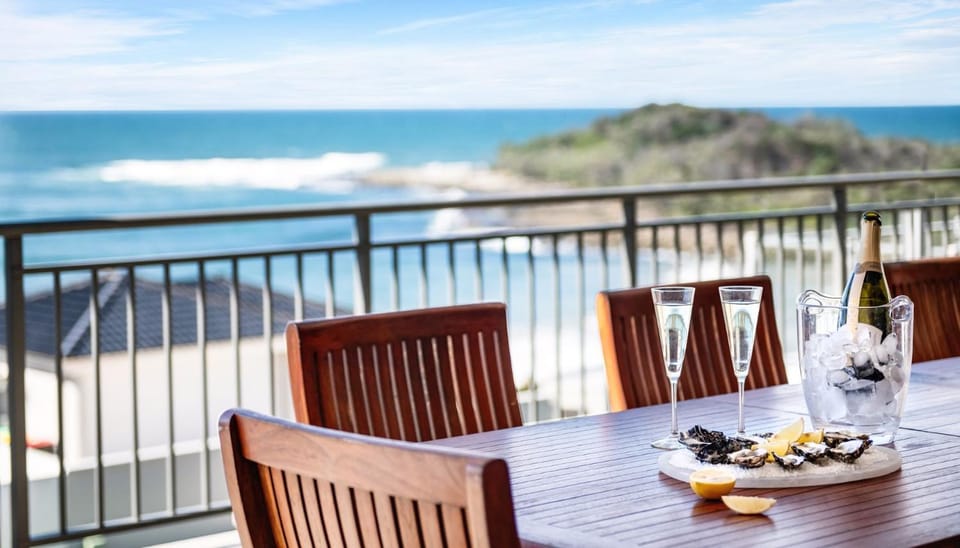 THE Palms Yamba - Overlooking Convent Beach - Holiday Yamba Apartment in Yamba
