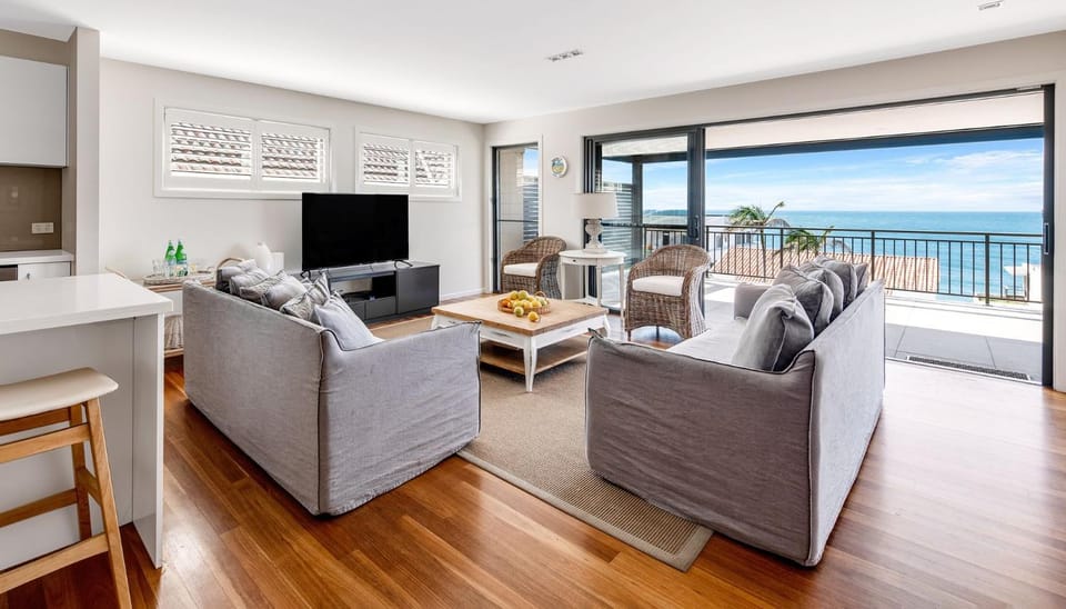 TV and multimedia, Balcony/Terrace, Living room, Seating area, Sea view