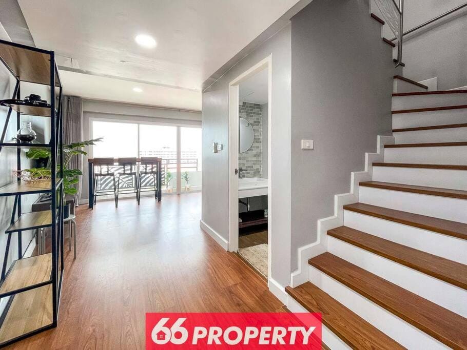 Stunning Mountain View Duplex w Full Kitchen - Walk to Nimman Apartment in Chiang Mai