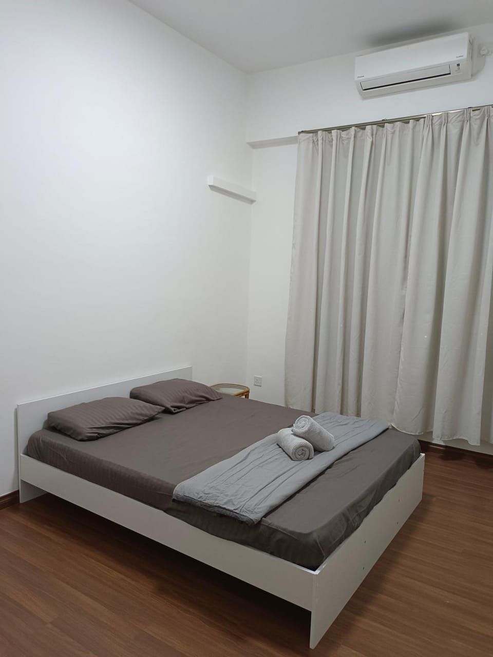 Bed, Photo of the whole room, Bedroom, towels, air conditioner