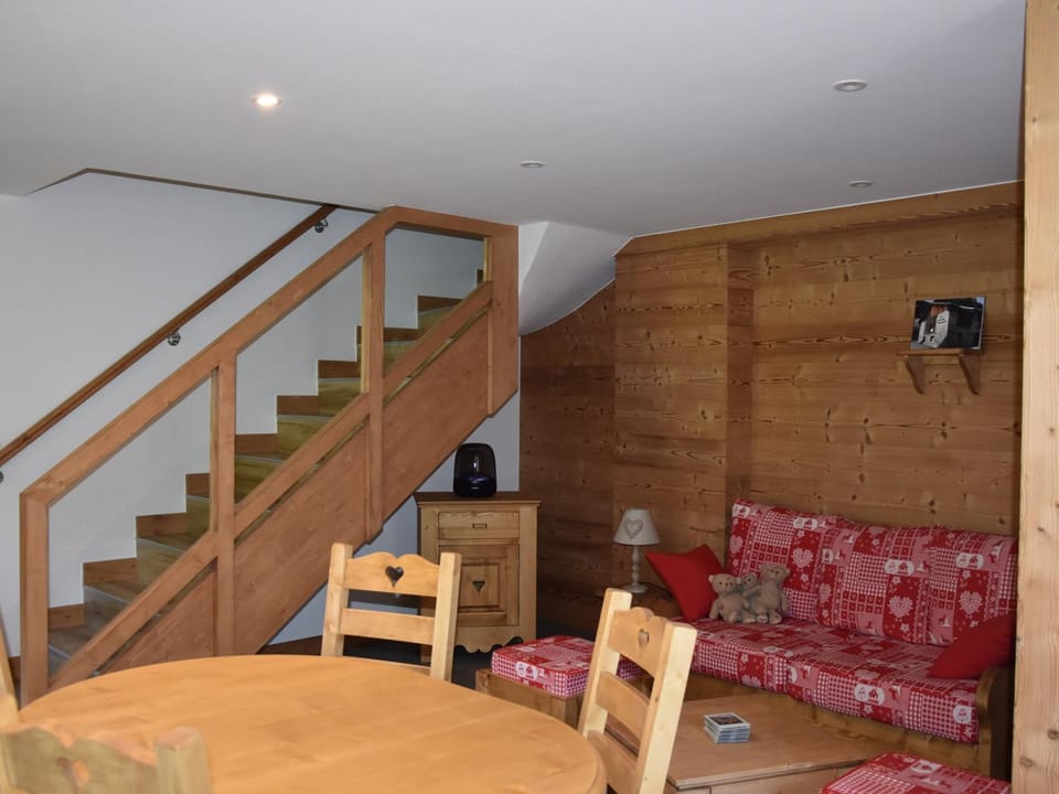 Charmante grange rénovée au calme, capacité 4 pers., balcon sud à Pralognan-la-Vanoise - FR-1-464-230 Chalet in Pralognan-la-Vanoise