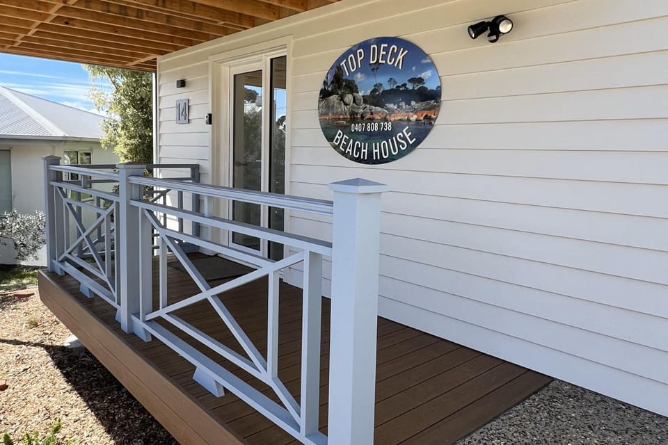 Property building, Facade/entrance, Balcony/Terrace