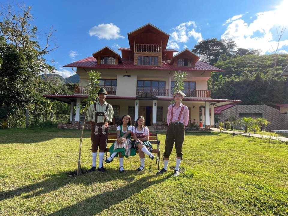 Property building, Day, People, Natural landscape, Garden, group of guests