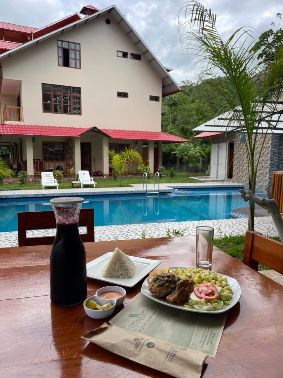 Restaurant/places to eat, Day, Dining area, Pool view, Swimming pool, Lunch