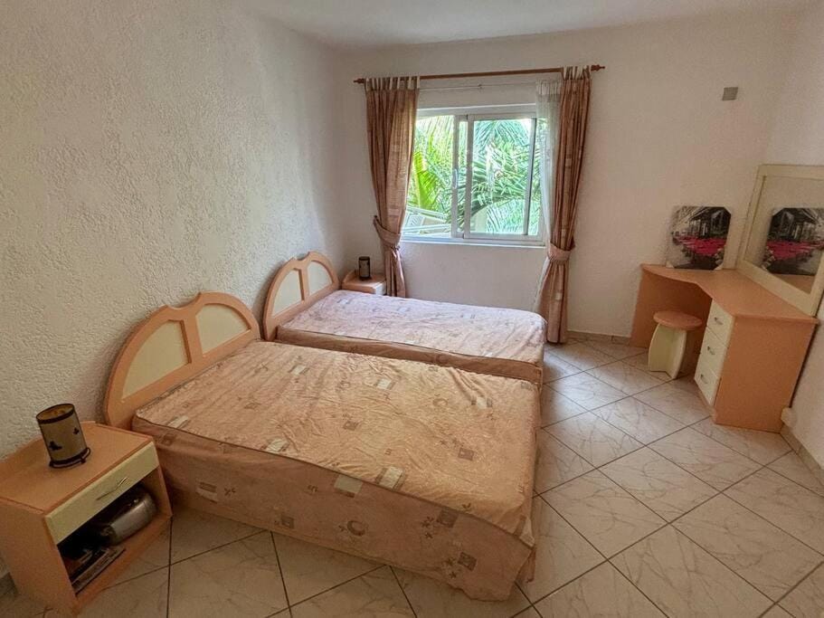 Photo of the whole room, Bedroom