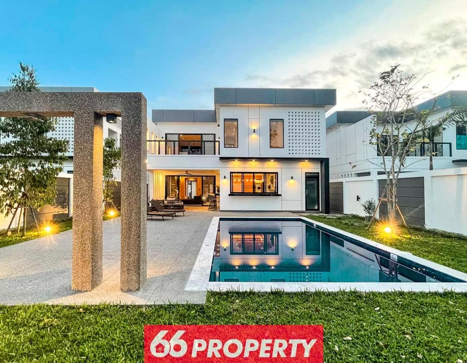Luxury Villa in Green Community - 10min to Airport & Old City Villa in Thailand