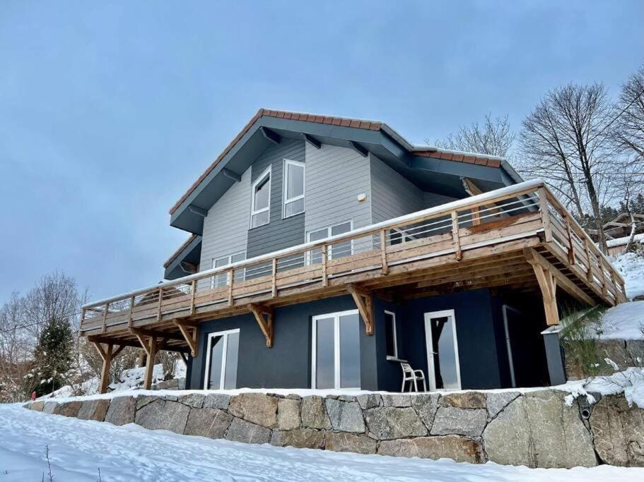Balcon des Gouttridos, imprenable vue lac 6p Chalet in Gérardmer