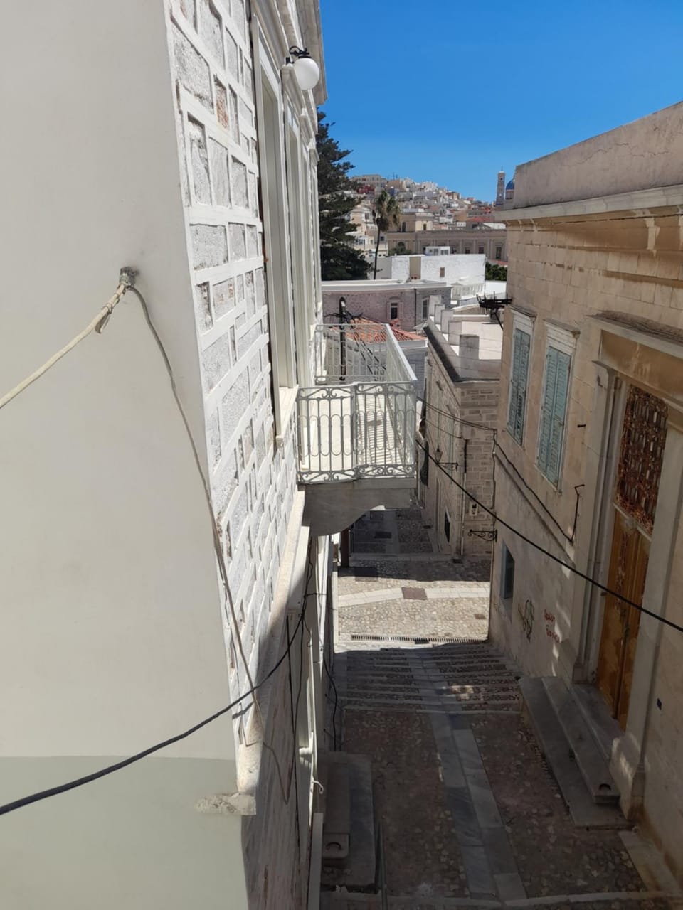 Property building, Neighbourhood, Natural landscape, Balcony/Terrace, City view, Street view