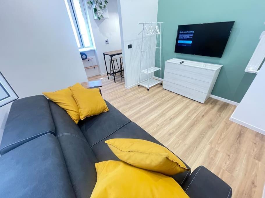 Communal lounge/ TV room, TV and multimedia, Living room
