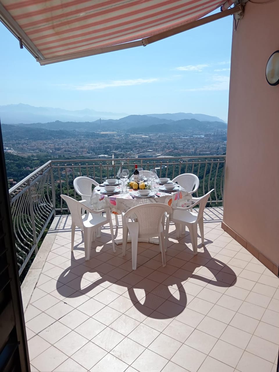 Balcony/Terrace, Mountain view