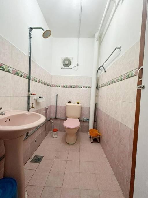 Shower, Toilet, Bathroom, bidet