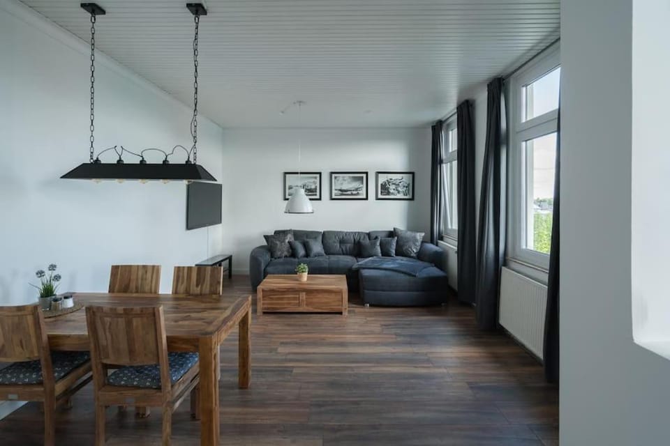 Moderne Altbauwohnung in Zentraler Lage Apartment in Bremerhaven