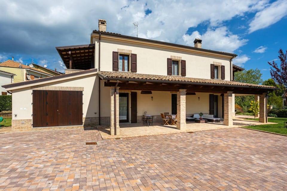 Property building, Day