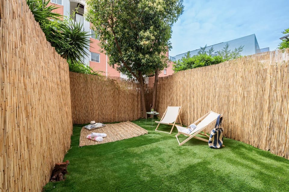 Relax Garden, Swimming pool in French Riviera Apartment in Cagnes-sur-Mer