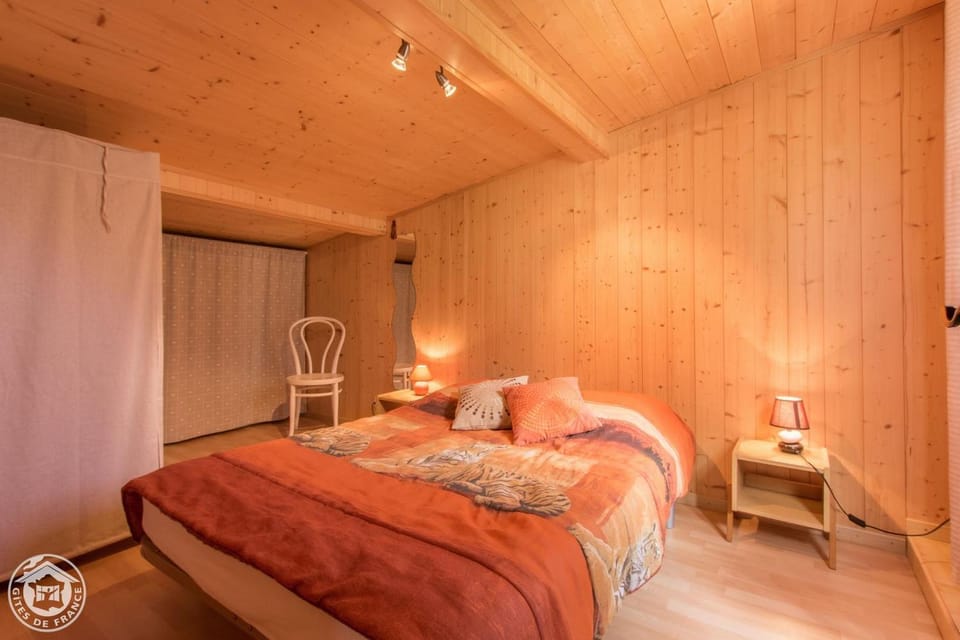 Bed, Photo of the whole room, Bedroom, wardrobe