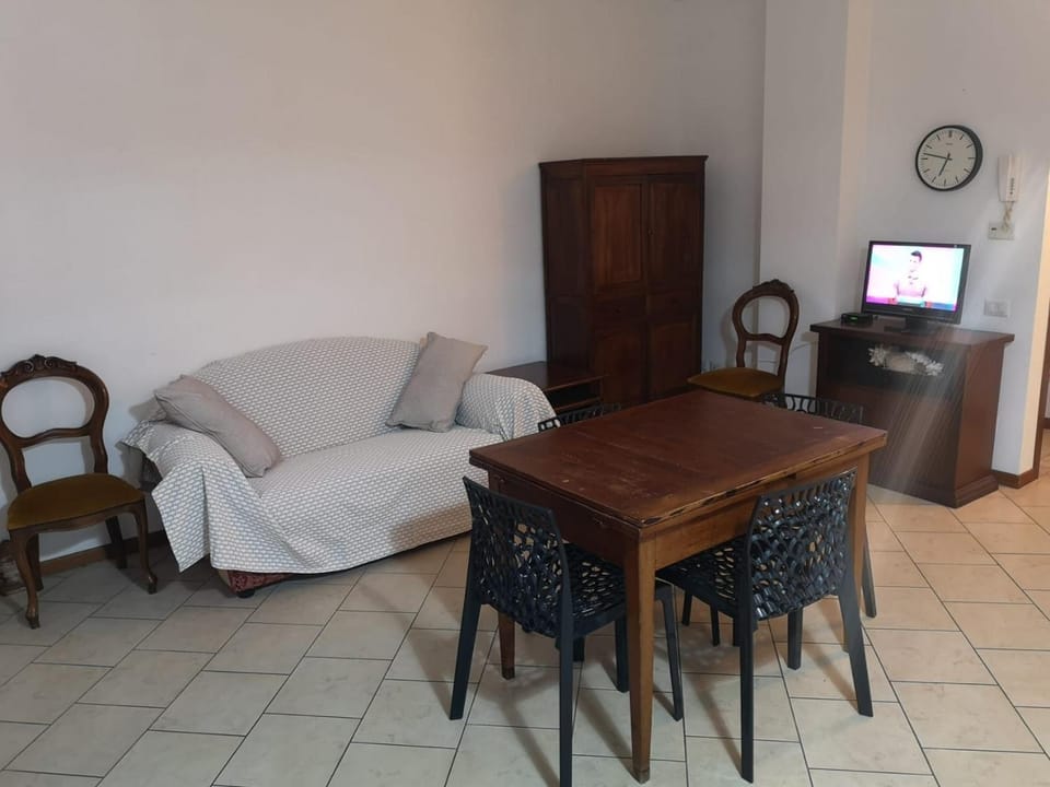TV and multimedia, Seating area