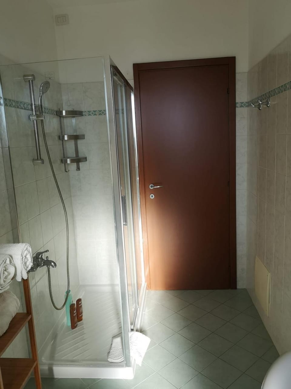 Shower, Bathroom, towels