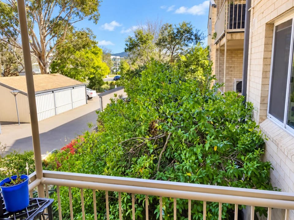 Balcony/Terrace, Street view