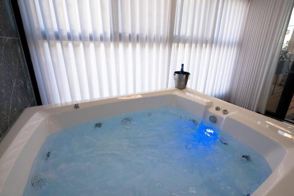 מבנים בים 75-26 Suites at sea Apartment in Haifa
