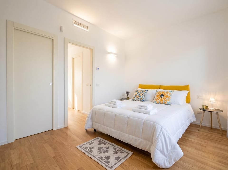 Benjamin House - Exclusive Modern Loft Apartment in Bari