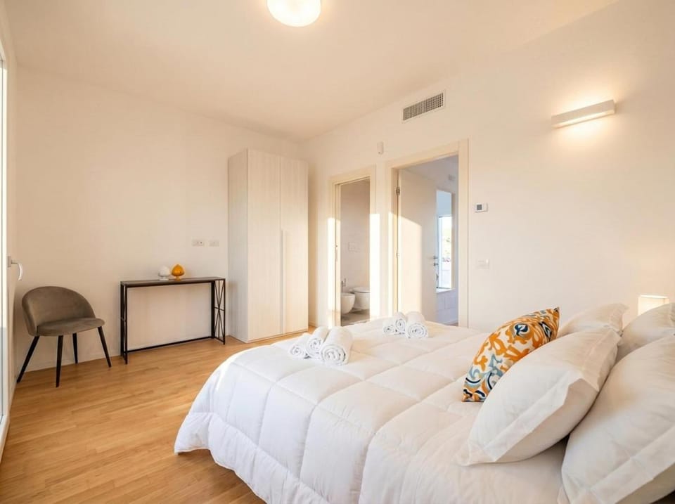 Benjamin House - Exclusive Modern Loft Apartment in Bari