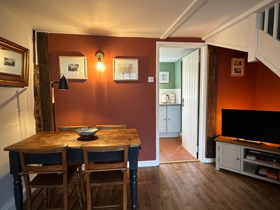 TV and multimedia, Dining area
