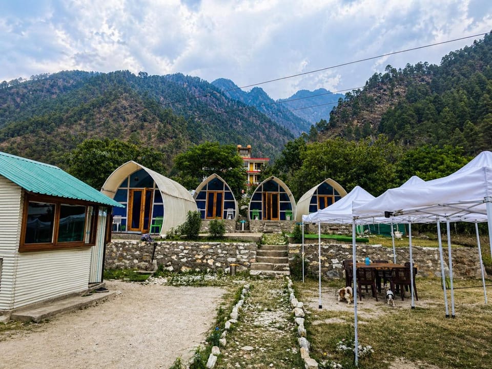 Vintage Vista Camps Luxury tent in Himachal Pradesh