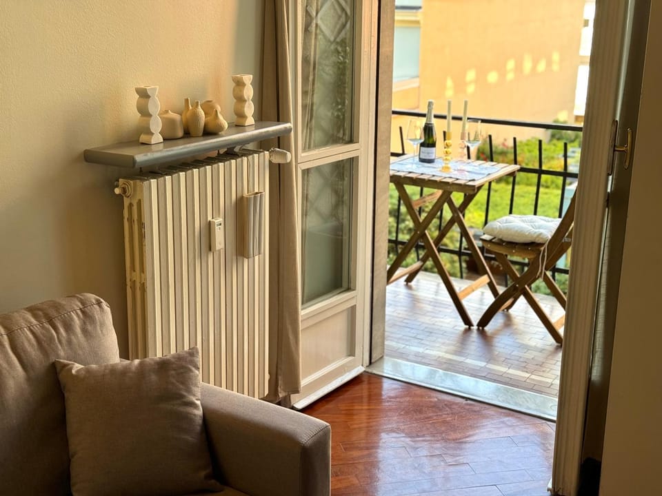 Patio, View (from property/room), Balcony/Terrace, Living room, Seating area, Dining area, internet