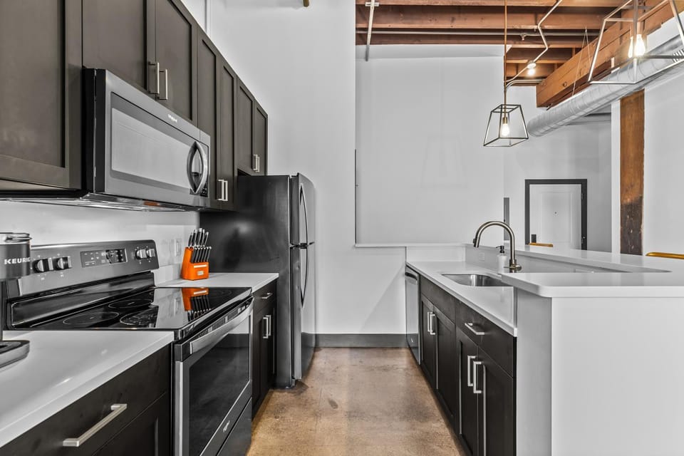 Kitchen or kitchenette, oven, stove