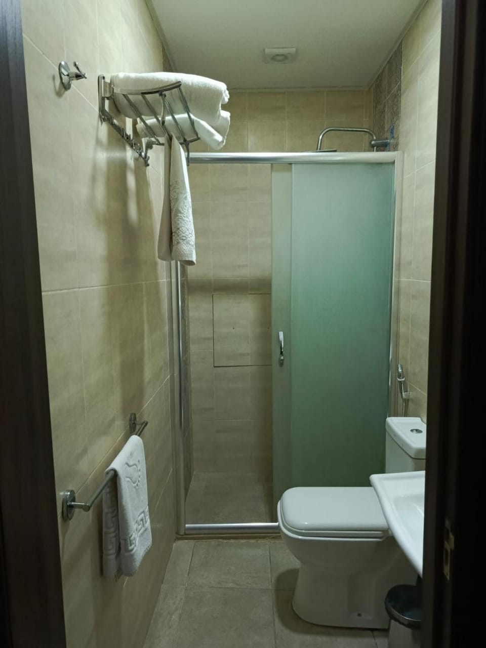 Shower, Toilet, towels