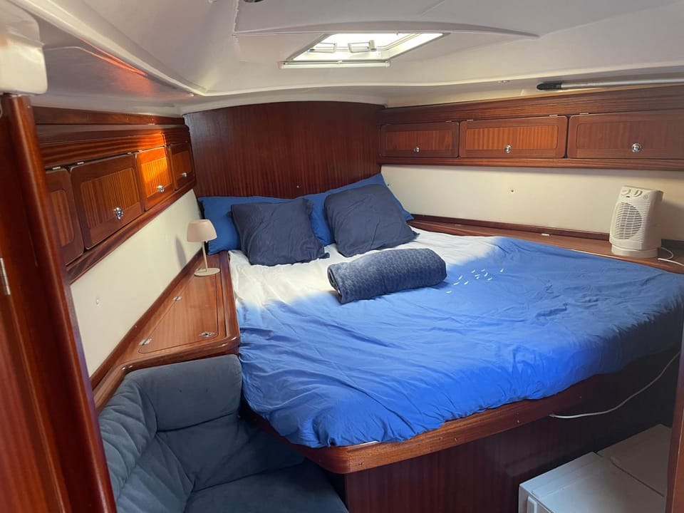 Entire boat 3 cabins in Birgu vittoriosa Cabin in Malta